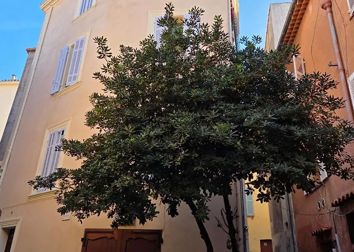 Cote Vieil Apartment *